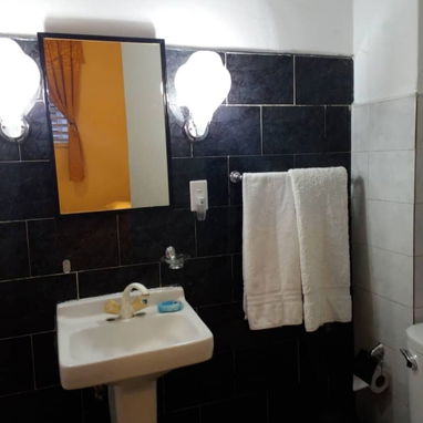 Se alquila y no quitan la corriente - Img 124223462