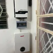 Kit de 6kw 110v 220v 4 Paneles solares bifaciales 600 Wats -1 baterías inteligente(s) -inversor de 6kw 110 y 220 vol fas - Img 57456975