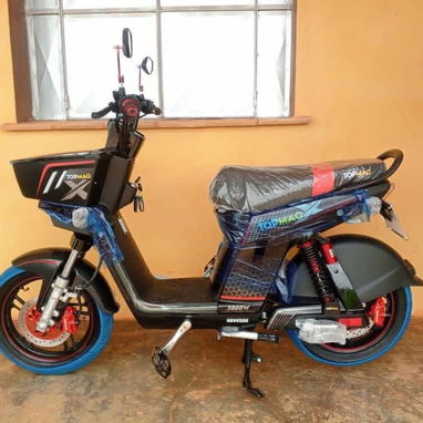 *BICIMOTO TOPMAQ EVOLUTION*  ⚙️ Especificaciones: • Motor: 3000 W • Voltaje: 48 V • Batería: 45 Ah • Controlador / Caja: - 5/5