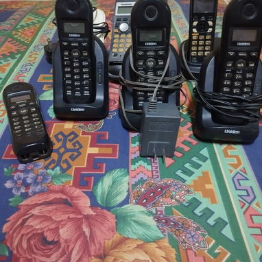 Los vendo en total 6 teléfonos inalambricos de uso, falta de mantenimiento o para piezas, se regalan baterías. - Img 118843241