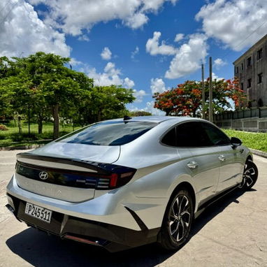 Hyundai sonata 2025 Como nuevo - Img 123535375