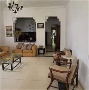 Se vende casa con 6 habitaciones, 6 baños y patio en Monte Barreto, Playa - Img 45747029