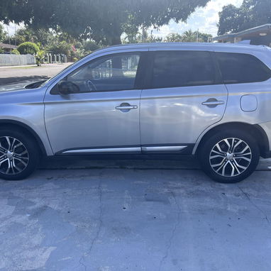 Carro en Miami para exportar Mitsubishi Outlander 2018  tres filas asiento  caminando perfecto l+17868686936 - 2/10