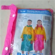 Capas para la lluvia para niños y para adultos estilo ponche 6 usd - Img 45659354