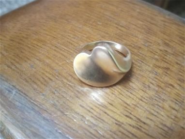 Vendo un anillo de mujer de oro forma corazón - Img main-image-45473911