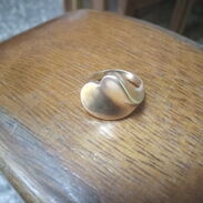 Vendo un anillo de mujer de oro forma corazón - Img 45473911