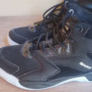 TENIS DE NIÑO JORDAN BOTICAS NEGRAS SUPER FUERTES #34 POCO USO MARCA SHAQ - Img 56731797