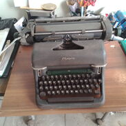 Máquina de escribir antigua - Img 45440047