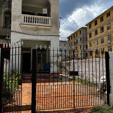 Vendo apartamento por la embajada americana - 8/10