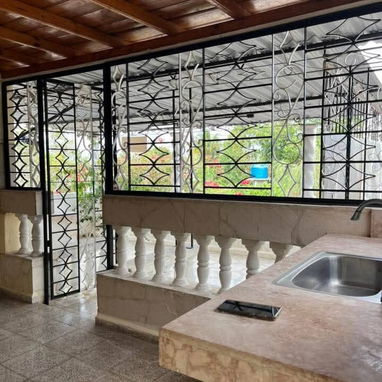 SE VENDE ESPECTACULAR CASA DE 3 NIVELES EN SANTA FE, PLAYA! 🔥🏡 - 8/10