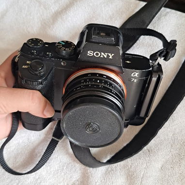 Sony a7II En perfecto estado tecnico Menos de 40mil disparos Baterias - 5 SD - Varias 2 cargadores Lente -35mm - 2/4