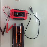 Combo Convertidor DC 12 V de 2000 más Cargador de Batería - Img 58130171