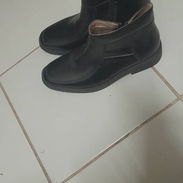 Vendo un par de botines negros nuevos número 40-41. Los interesados escribir al 59677149. - Img 57989117