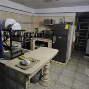 Vendo aparatamento de 2 cuartos con todo adentro incluyendo una moto nueva - Img 57426310