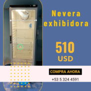 9 SE VENDE NEVERA DE EXHIBICIÓN - Img 45007991