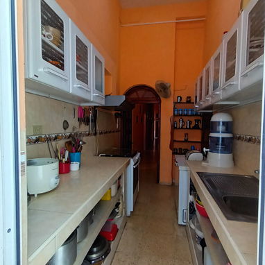 Aquiler para extranjeros 2 habitaciones, una a 10 Euros o Dólares y la otra a 15 por día con baño privado - Img 110893023