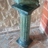Pedestal de mármol con caracola de mármol para decorar - Img 55734099