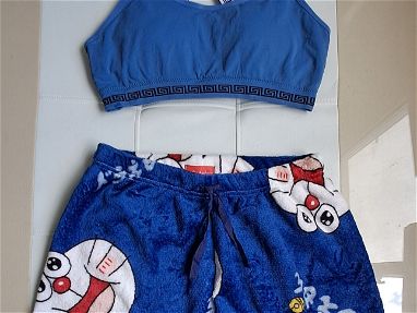 Cómodos pijamas de tela peluche - Img main-image