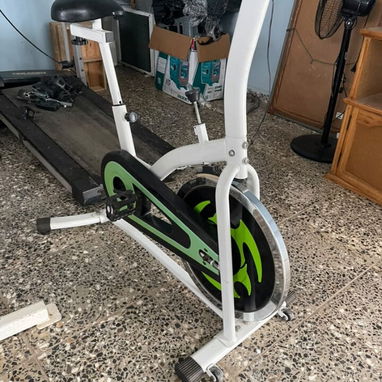 Venta de una escaladora y 3 bicicletas de uso, - 6/10