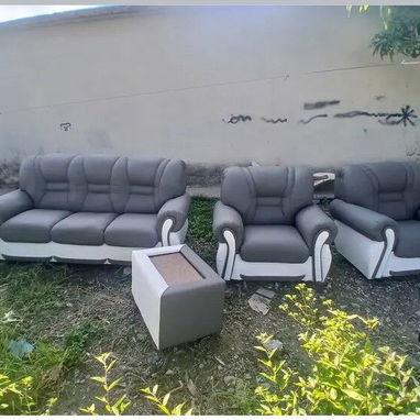 MUEBLES MODERNOS Y DE LUJO - 2/2