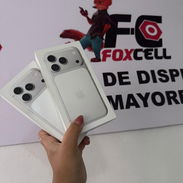 Vendo iPhone 17 pro también cambiamos por menor y vuelto - Img 55857761