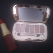 Maquillaje - Img 55915289