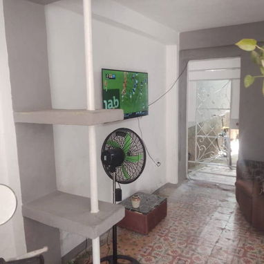 *$14.000usd. En venta casa biplanta puerta de calle (PLANTA BAJA) en Luyanó. Referencia: semáforo de Luyanó. - 9/10