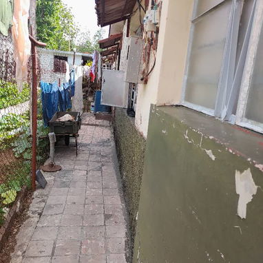 Vendo casa de 2 cuartos con frente a calle y placa libre. Boyeros. La Habana. - 9/10