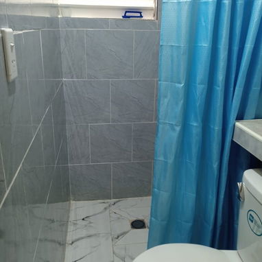 *$6500usd. En venta apartamento (3er  piso) de un edificio en El Cotorro, Alberro.  punto de referencia el antillanito . - 8/10