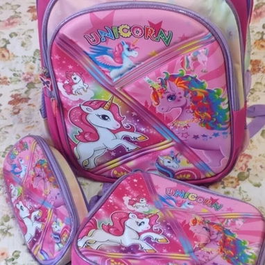 Juego de mochila , cartuchera y merendero - 2/2