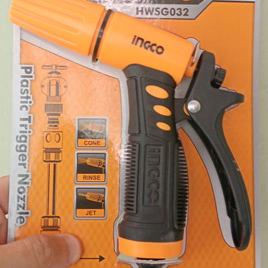 VENDO PISTOLA 🔫 DE REGAR TIRA BUEN CHOROO DE AGUA Y ES REGULABLE--#--55398589 NUEVA 0KMM SELLADA DE BUENA CALIDAD, UTIL - Img 120833050