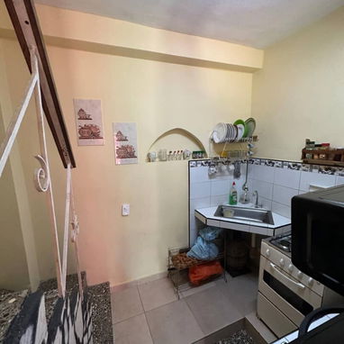 Vendo casa biplata en 10 de octubre - Img 119431816
