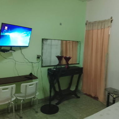 Rento o alquilo apartamento por el semaforo de guanabacoa colindante a regla - 9/10