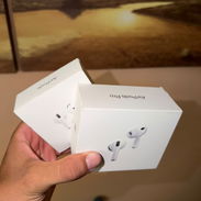 AirPods Pro Serie 3 & AirPods 4 -> 120 USD & 250 USD - Img 56984796