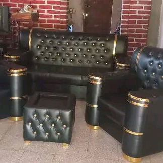 Interesados llamar al 58879086 inf.. o contactar por Whatsapp o messenger. - Escáparates y gabetero.  - Juego de sala. - 3/10