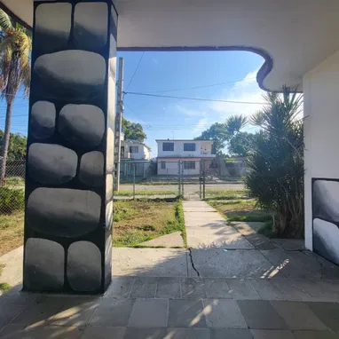 OPORTUNIDAD ÚNICA EN EL REPARTO ANTONIO GUITERAS/ BAHÍA,  HABANA DEL ESTE! - 3/10