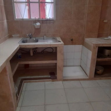 Playa:Cerca D 5ta Avenida.....Casa Indpndt Prácticamente Nueva Con Carposh,3/4,2Baños,Gas de La Calle,Agua Todo El Día,2 - 5/10