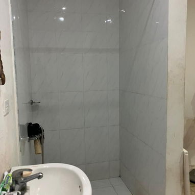 LR018 🏡 Oportunidad en venta – Vedado (Calle H y 15) – Zona Letras  (Con algunos equipos incluido) - Img 118996840
