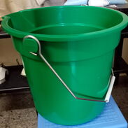 Cubo plástico para agua, uso domésticos de 13 litros y escoba sin palo - Img 45334774