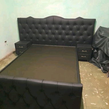 Se venden camas de lujo tapizadas del color q desee - Img 122589563