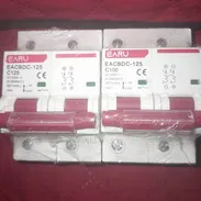 Breaker DC 100A y 125A 2 polos/ Paneles Solares - Img 52885377