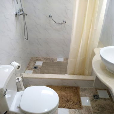 Apartamento Remodelado en Vedado. Llegar y vivir. Con todo dentro. - Img 90129575