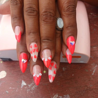 Servicio de manicura y pedicura - 2/9