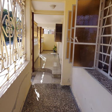 🏡*100_El palacio en SAN MIGUEL EN PAULA [ Siboney ] Se venden 3 casas juntas ‼️‼️‼️ dos abajo,puertas de calle,una al l - Img 122188460