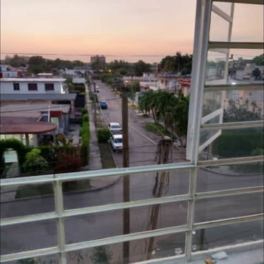 Apartamento en residencial Casino Dptivo, todo renovado ampliado y bueno, enrrejado con cristales, EURO ME AJUSTO - Img 118244427