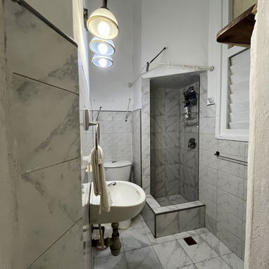 APARTAMENTO EN CENTRO HABANA - 4/4
