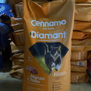 Cennamo Diamant 15 kg para gatos adultos, sabor res y pollo - Img 52329070