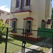 Venta de Biplanta  cerca  del Teatro Karl Marx - Img 51089472