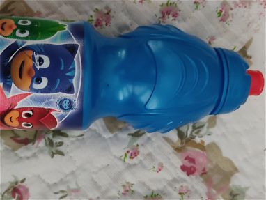 Botella de agua plástica decorada para niños. - Img main-image-45216961