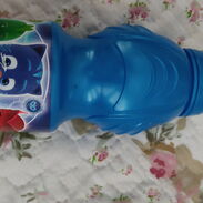 Botella de agua plástica decorada para niños. - Img 45216961